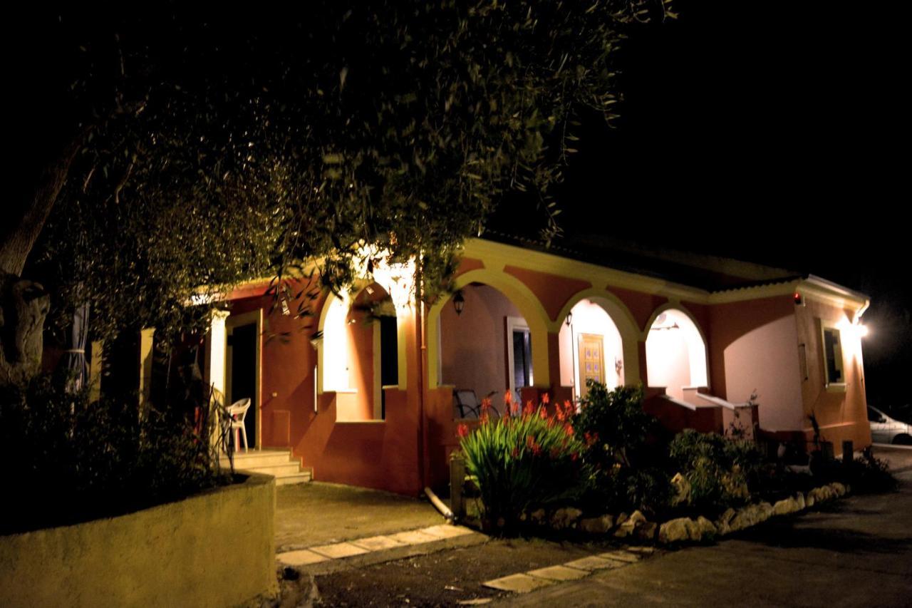 Green Hill Cottage Sinarádes Buitenkant foto